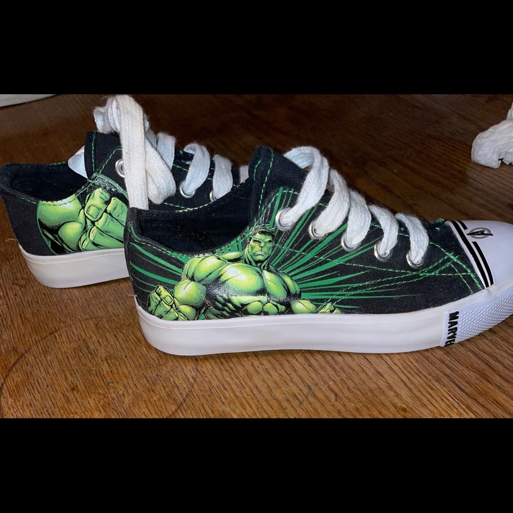 Marvel Avengers Incredible Hulk sneakers (New)